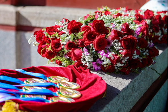 sNpdw, 先冲过终点 sNpdw, 先冲过终点